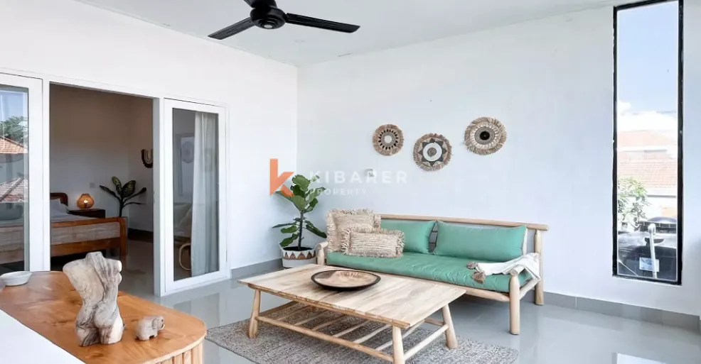 Over Lease Minimalist Two-Bedrooms Villa with Generous Garden, 2-bed villa for rent in Seminyak – photo 4 of 9