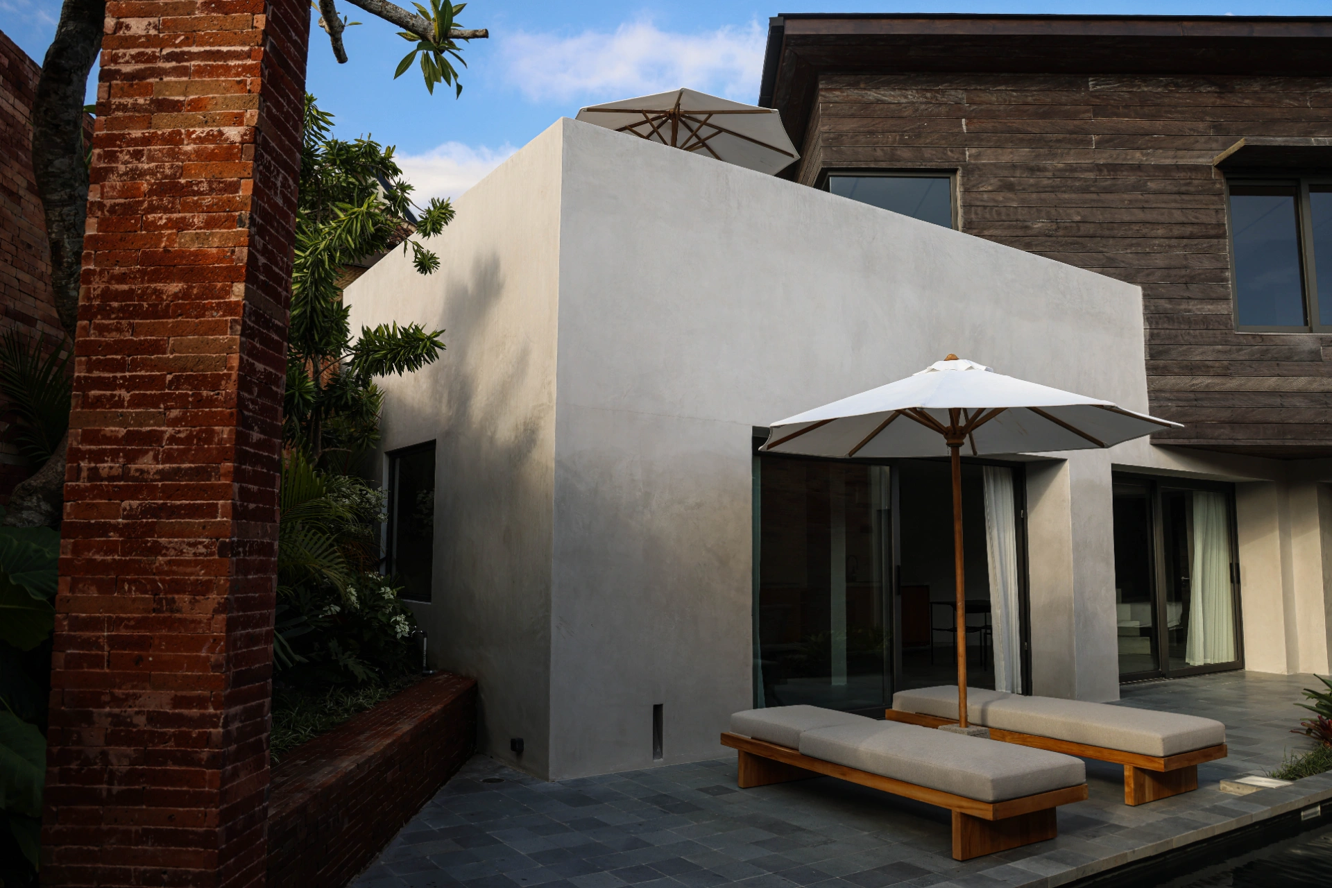 Villa Forma - Luxurious Brand New 2 Bedroom Industrial Villa in Canggu, 2-bed villa for rent in Canggu – photo 10 of 15