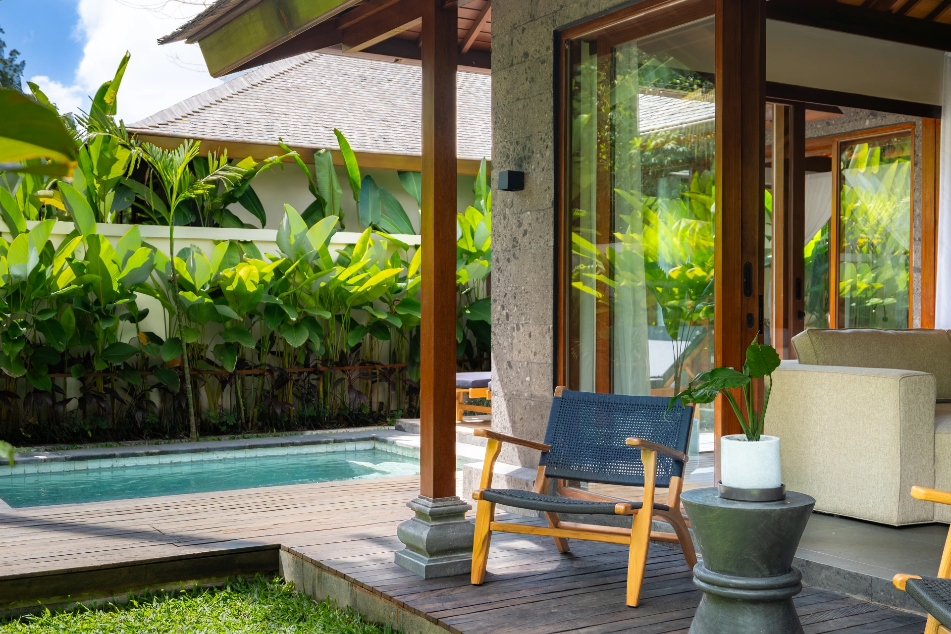 Apura - Modern Tropical 1BR Ubud Villa | Poolside Garden, 1-bed villa for rent in Ubud – photo 2 of 15