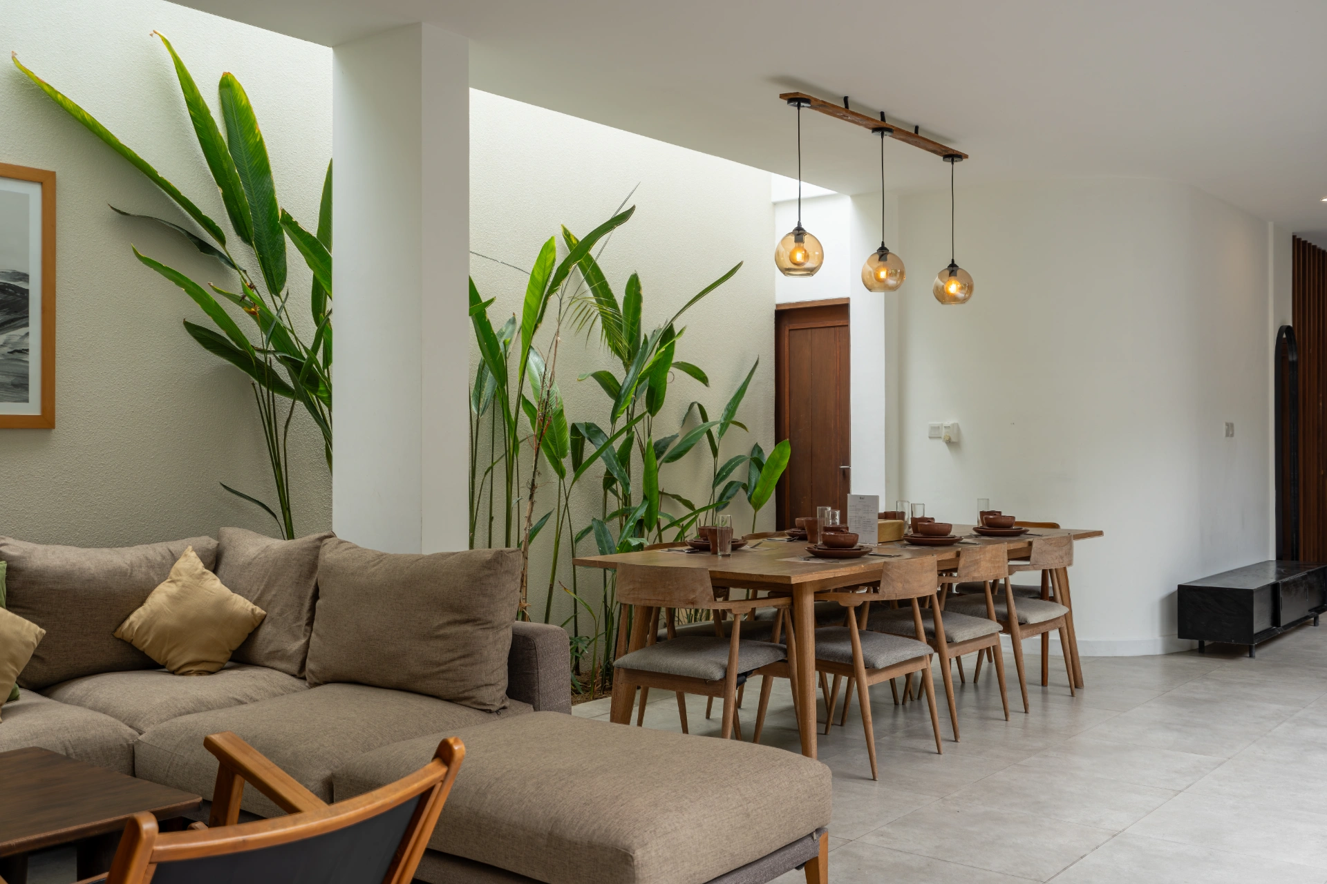 Green Moon 1 - Designer 4BR Villa | Near Berawa Beach & Pool, 4-bed villa for rent in Canggu – photo 11 of 15