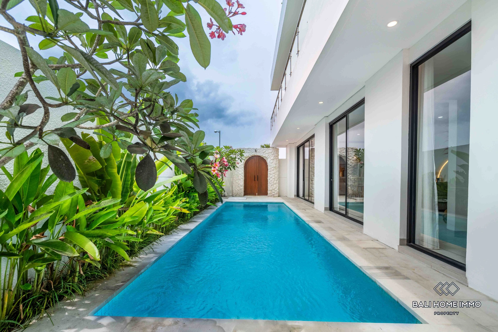 Stunning with Ocean View 3 Bedrooms Villa for Monthly Rental in Ungasan, 3-bed villa for rent in Uluwatu – photo 3 of 15