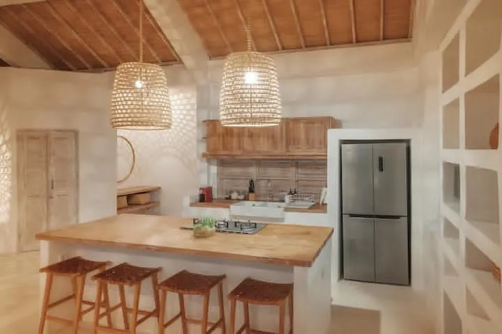 Villa For Rent 4 Bed In Bumbak,Umalas Kerobokan, 4-bed villa for rent in Canggu – photo 3 of 15