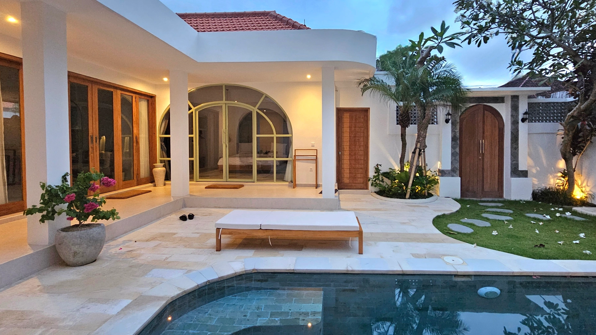 2BR Mediterranean Villa - Canggu 5 mins to Echo beach, 2-bed villa for rent in Canggu – photo 9 of 15
