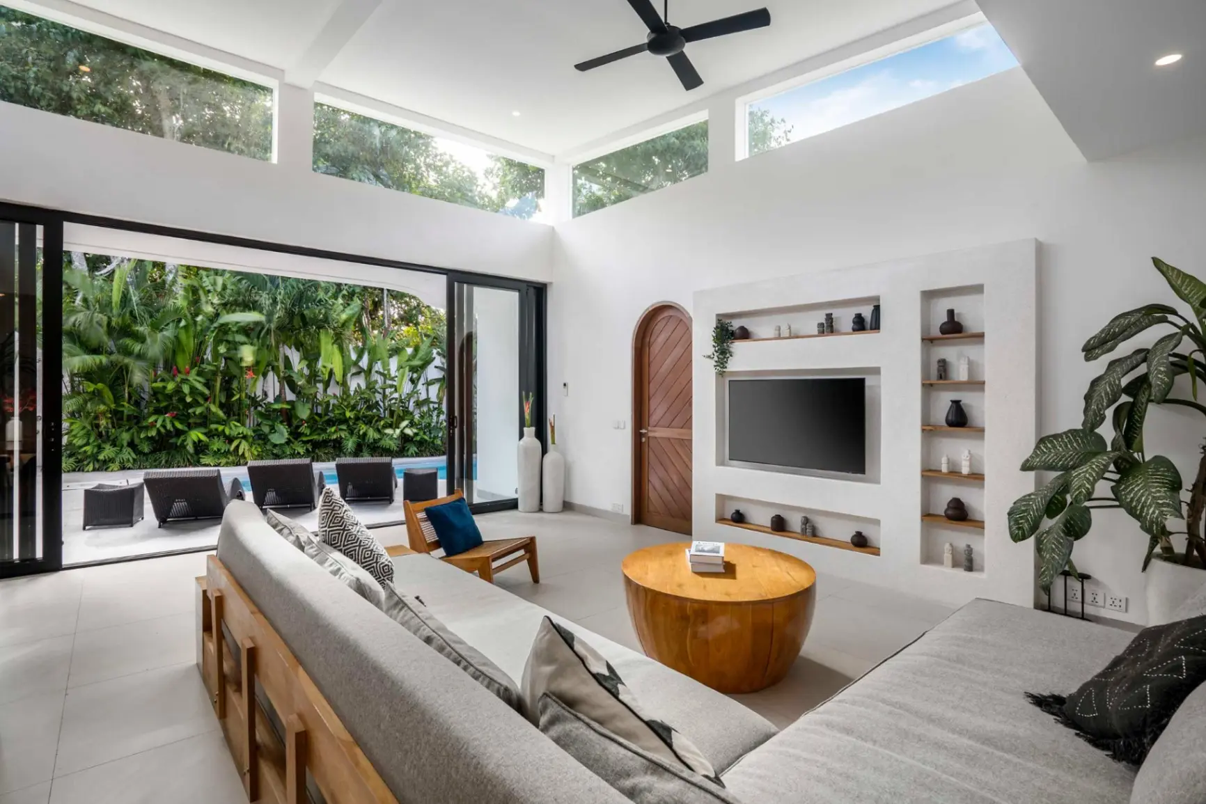 Villa Barsa - Luxury 3BR Villa close to Bingin Beach, 3-bed villa for rent in Uluwatu – photo 3 of 15