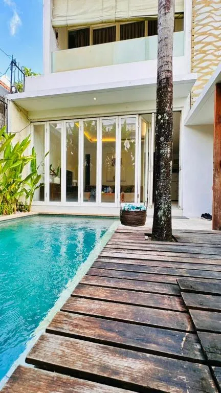 2BR Villa in Berawa, 2-bed villa for rent in Canggu – photo 2 of 15