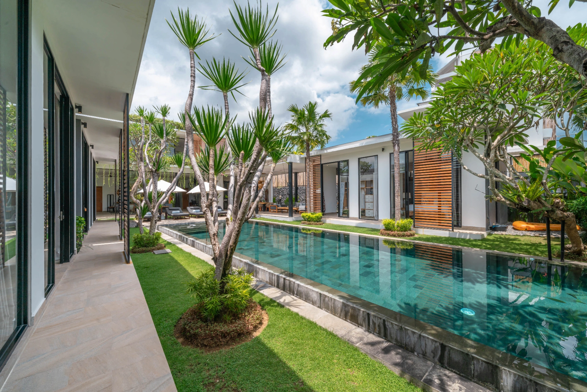 Vida Mira - Elegant 4BR Beachside Villa in Canggu, 4-bed villa for rent in Canggu – photo 3 of 15