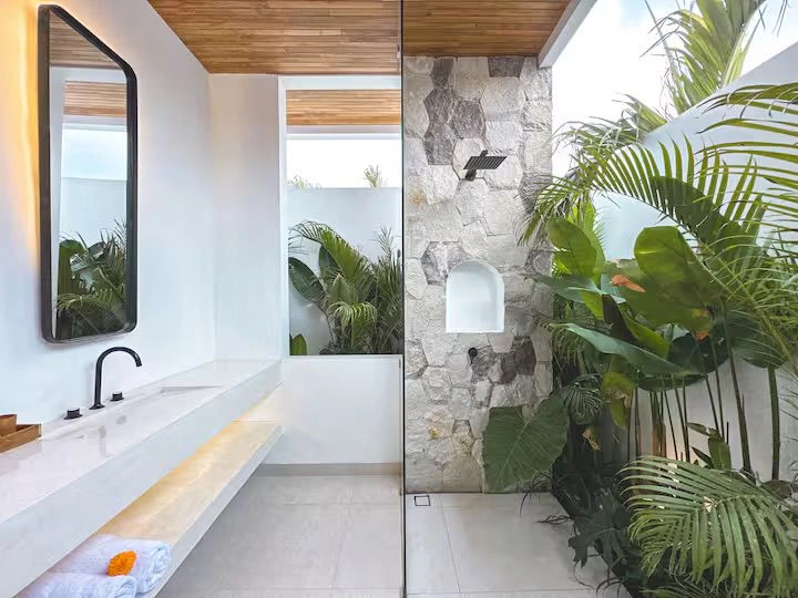 2-Bedroom Private Villa in Tumbak Bayuh, 2-bed villa for rent in Pererenan – photo 6 of 15