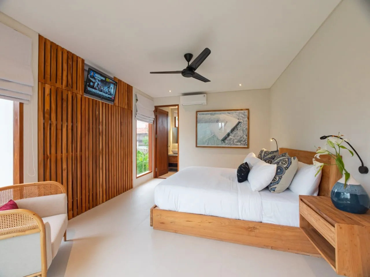 4 Bedroom Villa for Rent in Pererenan – Walking Distance to Beach, 4-bed villa for rent in Pererenan – photo 7 of 15
