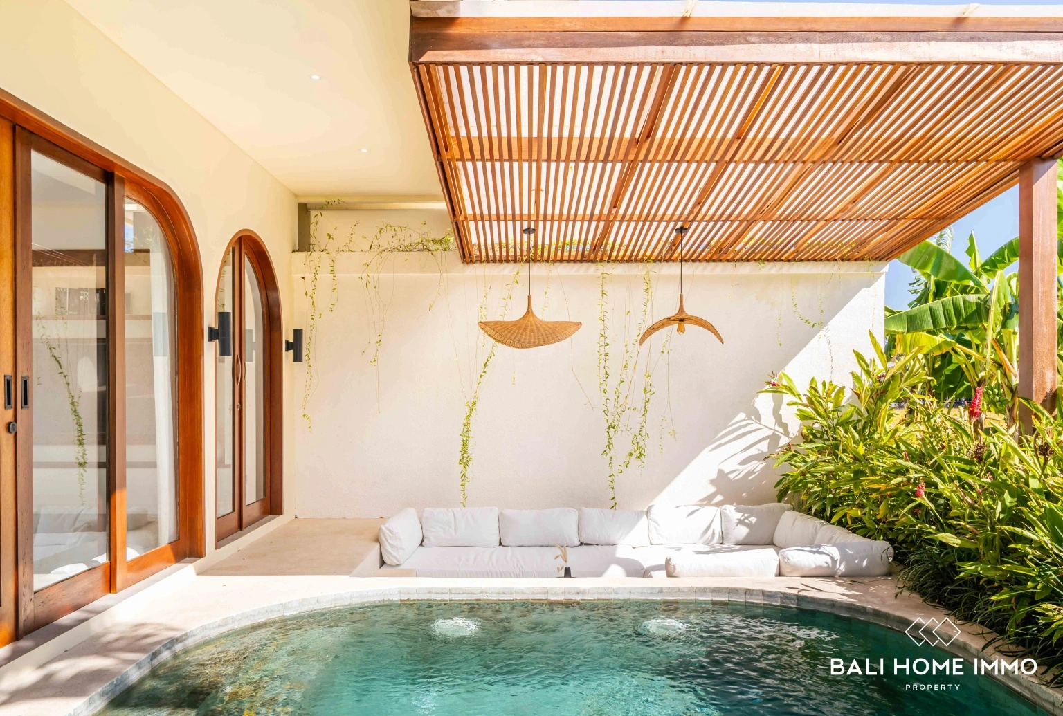 Brand new 3 bedroom villa in the heart of Berawa, 3-bed villa for rent in Canggu – photo 9 of 15