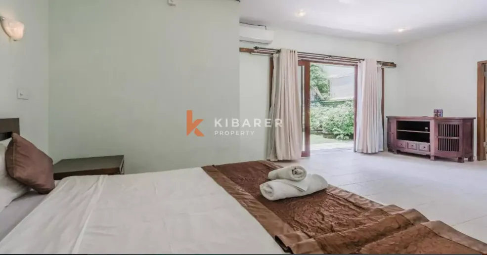 Spacious Four-Bedroom Private Villa with Pool in Seminyak, 4-bed villa for rent in Seminyak – photo 9 of 15