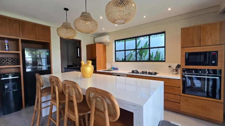 Luxury Villa For Rent 3 Bed In Berawa,Canggu, 3-bed villa for rent in Canggu – photo 5 of 15