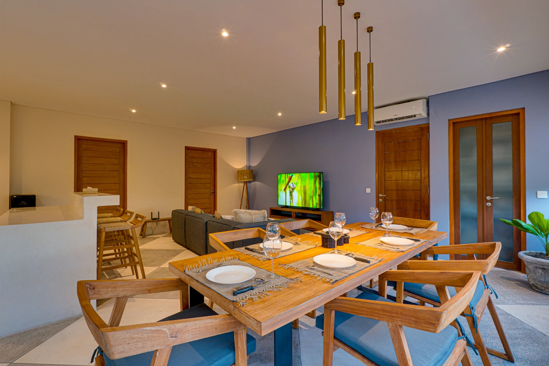 Designer Retreat Heart of Berawa | Casa Indigo, 2-bed villa for rent in Canggu – photo 10 of 15
