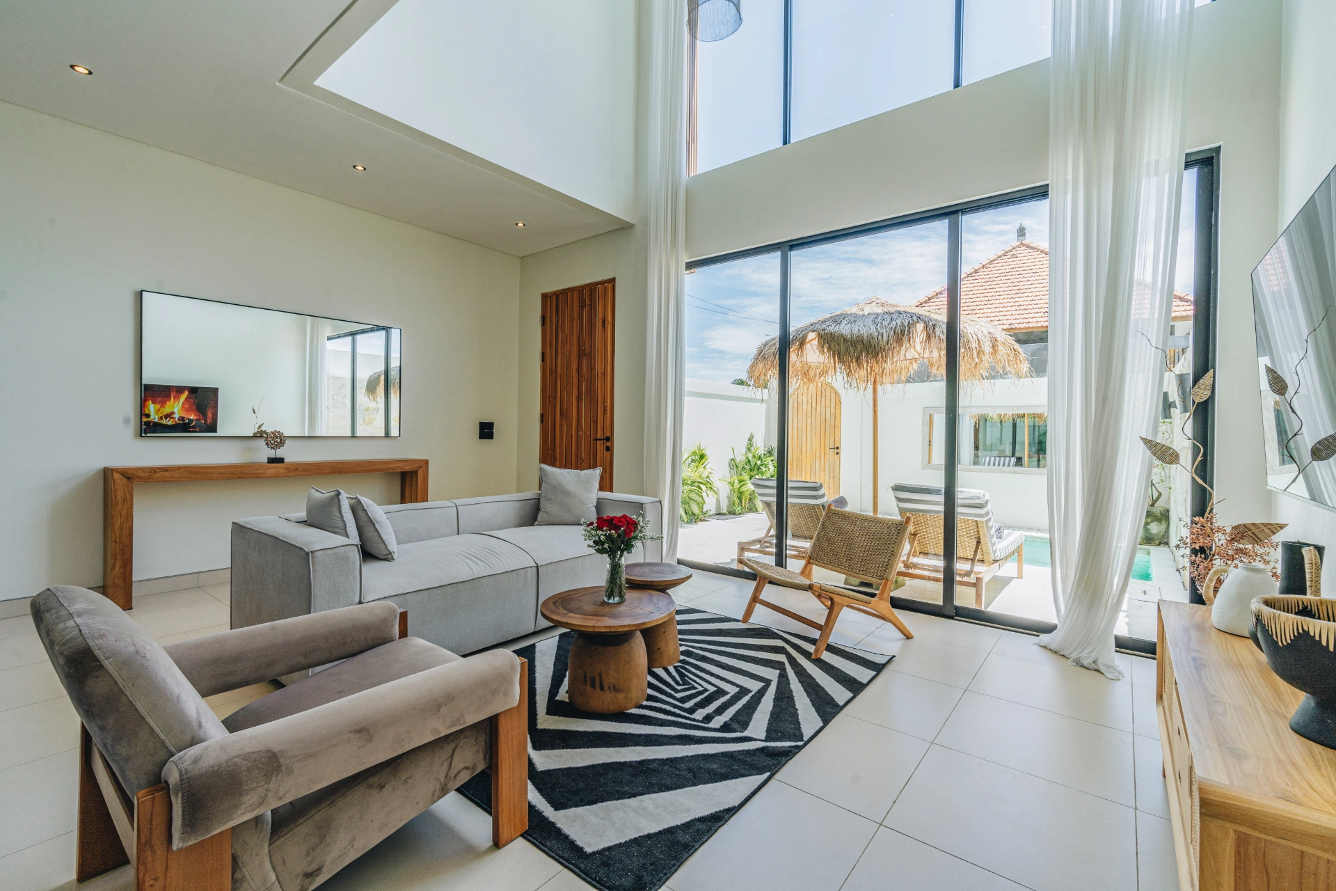 Stylish 2BR Private Pool Villa • 5 Min to Batu Bolong Beach, 2-bed villa for rent in Canggu – photo 5 of 15