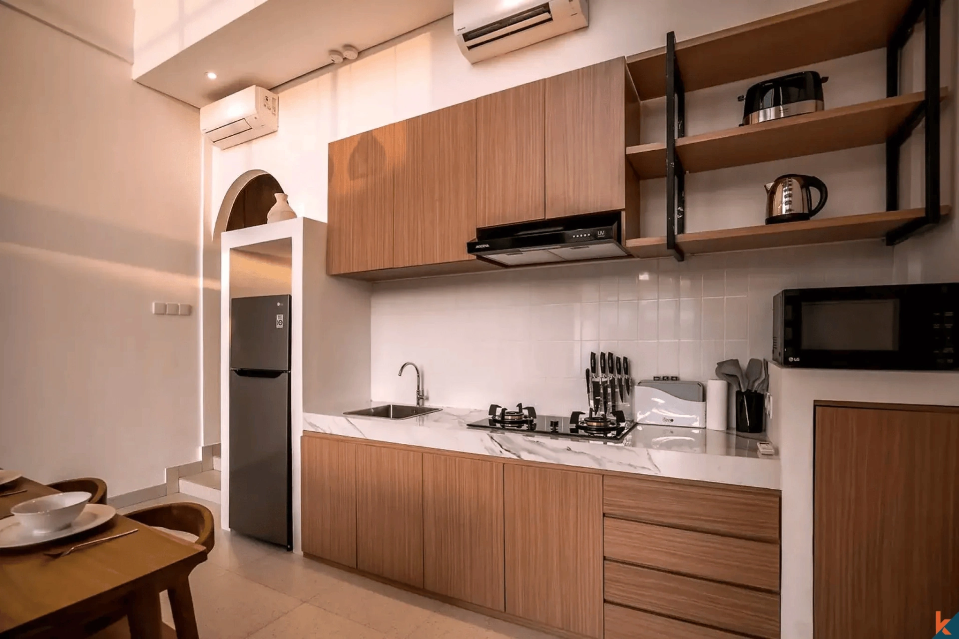 Elara Villa - Luxurious 2 Bedroom Villa, 8 Minutes to the Beach, 2-bed villa for rent in Canggu – photo 6 of 15
