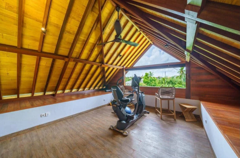 4 Bedrooms Villa for Monthly & Yearly Rent in Canggu-babakan, 4-bed villa for rent in Canggu – photo 10 of 13