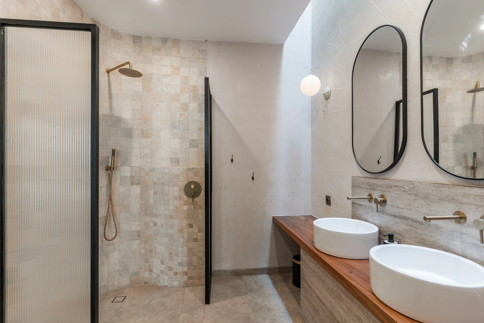 Modern 2-Bedroom apartment with Rooftop in Umalas, 2-bed villa for rent in Canggu – photo 8 of 8