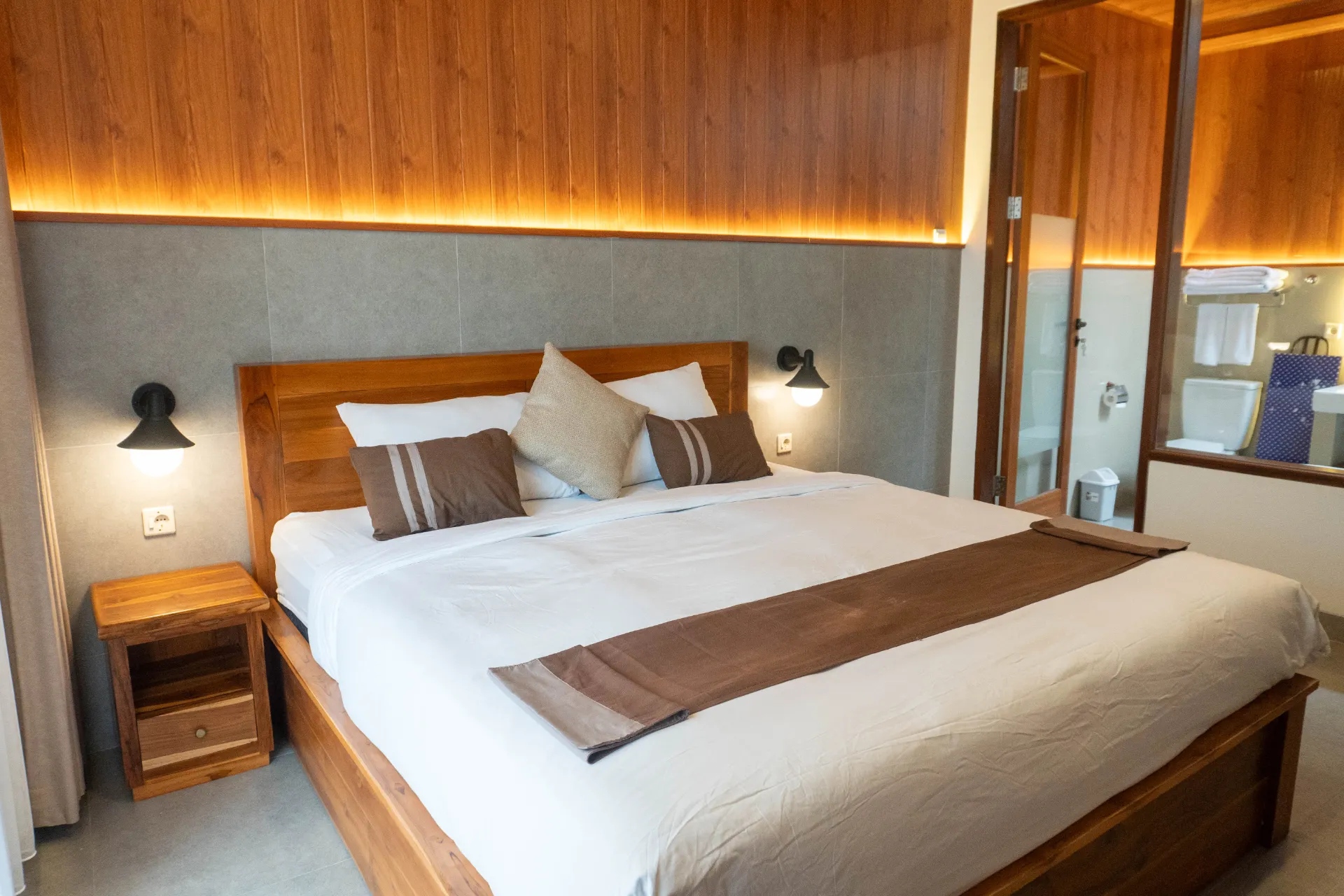 Modern 2-Bedroom Villa in Uluwatu, Ungasan – Perfect for Long Stays, 2-bed villa for rent in Uluwatu – photo 2 of 11