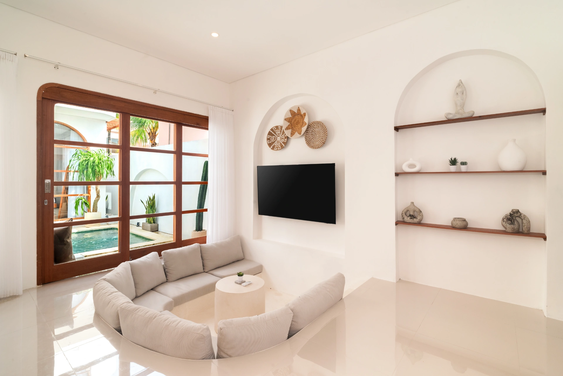 Chic 2BR Villa – Long Term Deal (40m) – Sunken Tv Lounge + Pool in, 2-bed villa for rent in Pererenan – photo 11 of 15