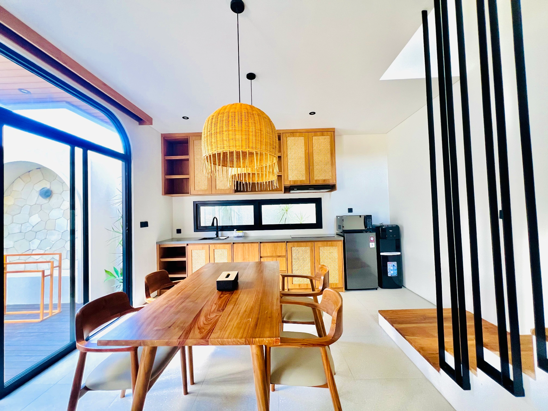 Brand New 1 Bedroom Villa 2 Minutes Away to Cemagi Beach, 1-bed villa for rent in Seseh – photo 5 of 15