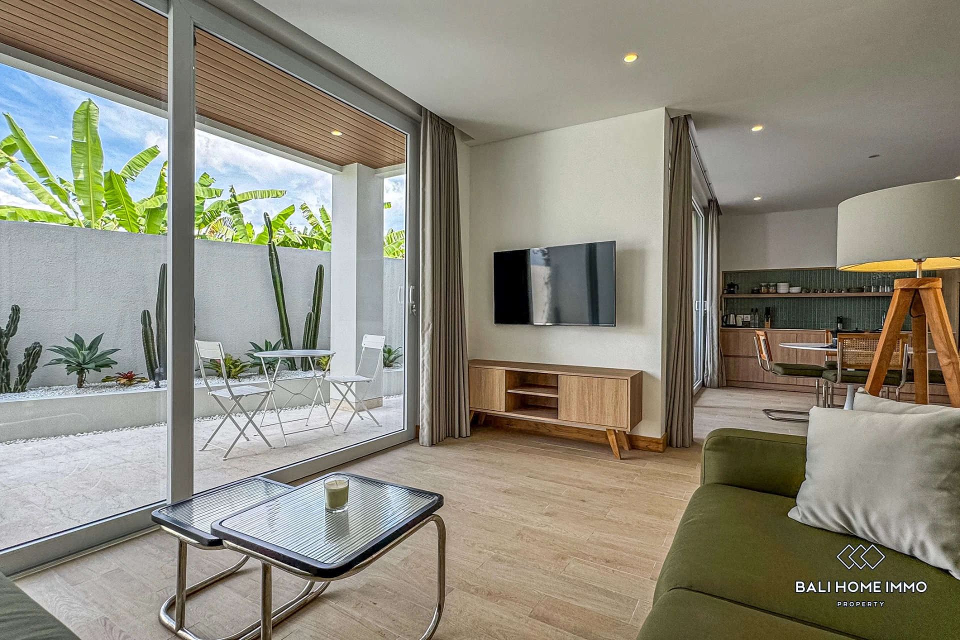 Beautiful Design 2 Bedrooms villa in Buduk Bali, 2-bed villa for rent in Pererenan – photo 12 of 14