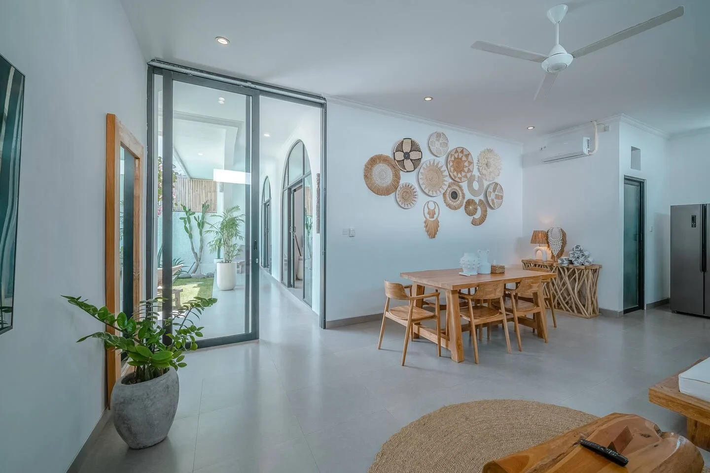 3 Bedrooms Villa in Batu Bolong, 3-bed villa for rent in Canggu – photo 15 of 15