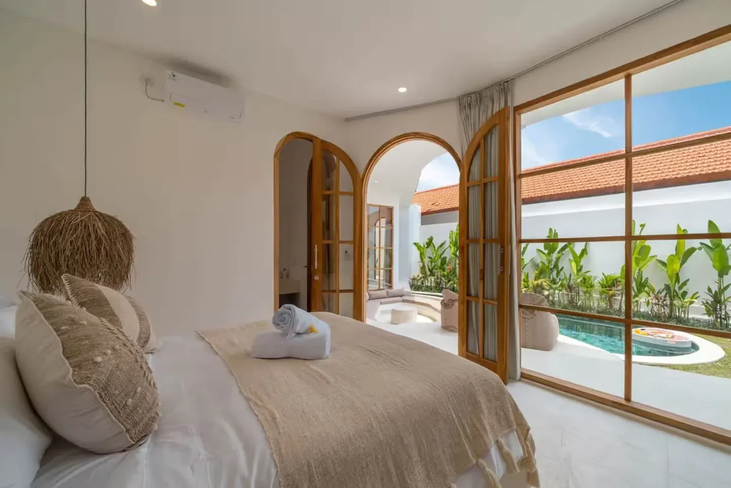3 Bedrooms Villa in Canggu, 3-bed villa for rent in Canggu – photo 6 of 15