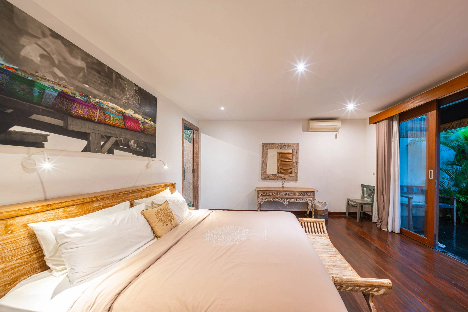 Designer 4BR Pool Villa in Canggu Sundeck Near Beach, 4-bed villa for rent in Canggu – photo 8 of 15