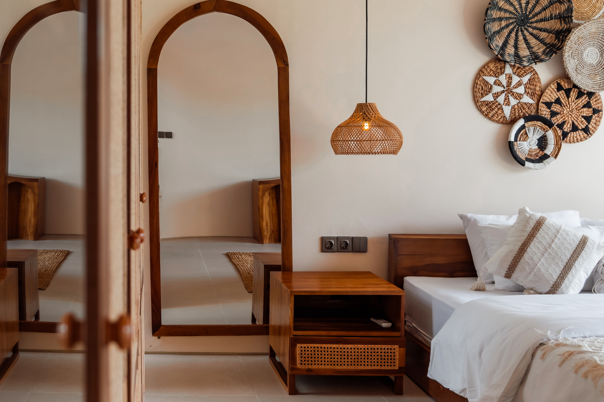 Remote Work 1BR Villa with Private Pool & Enclosed Living - North Canggu, 1-bed villa for rent in Canggu – photo 14 of 15