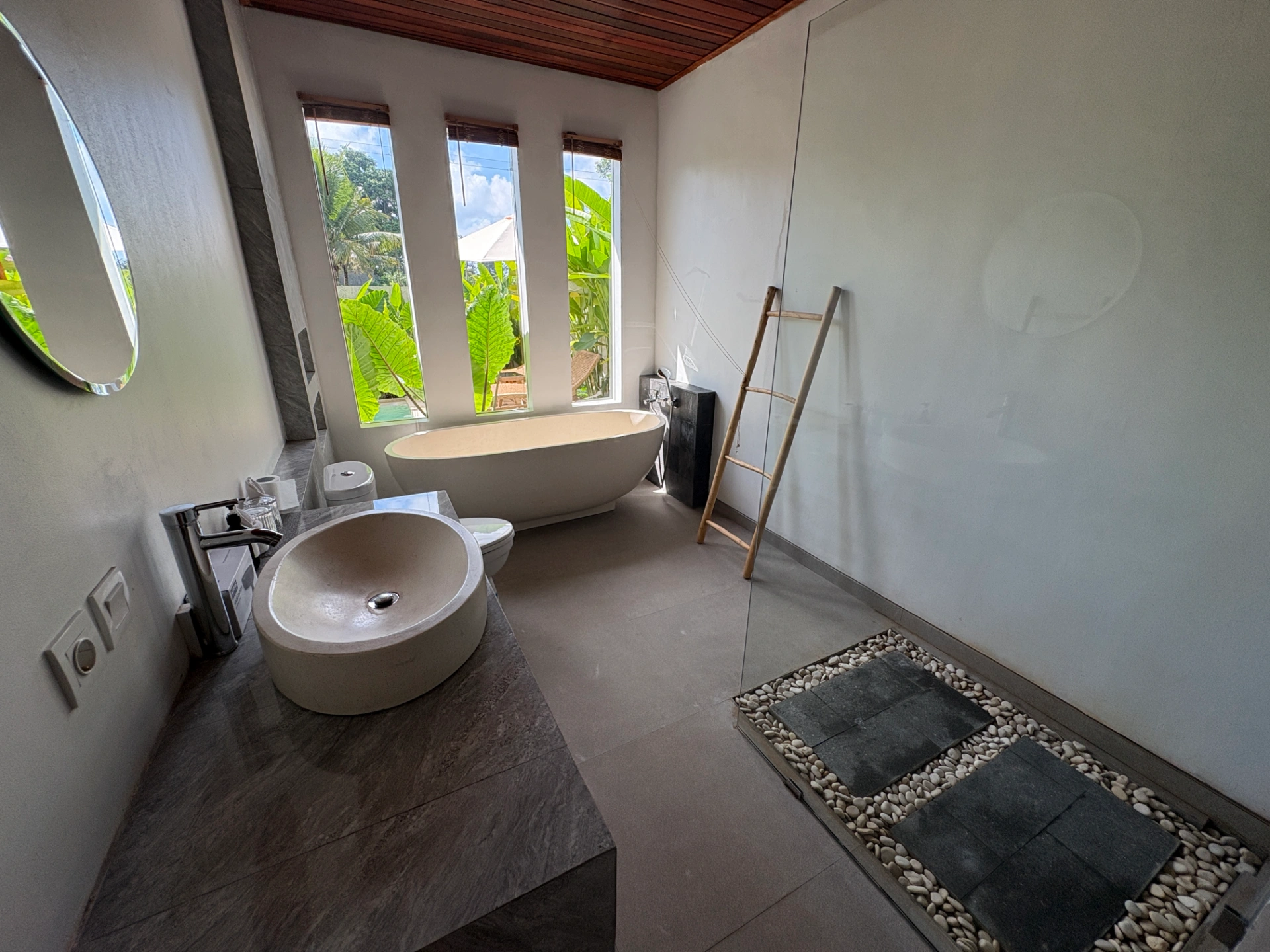 Stylish 1-bedroom pool villa just 15 minutes from Ubud, 1-bed villa for rent in Ubud – photo 8 of 15