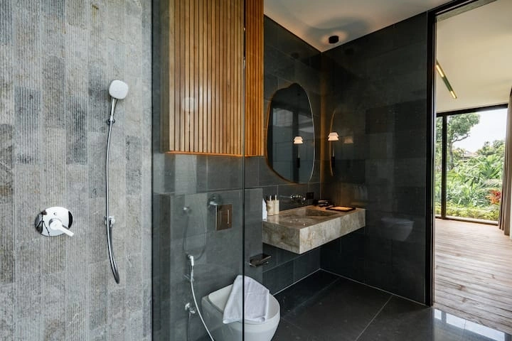 Villa For Rent 7 Bed In Canggu,Badung Bali, 7-bed villa for rent in Canggu – photo 11 of 15