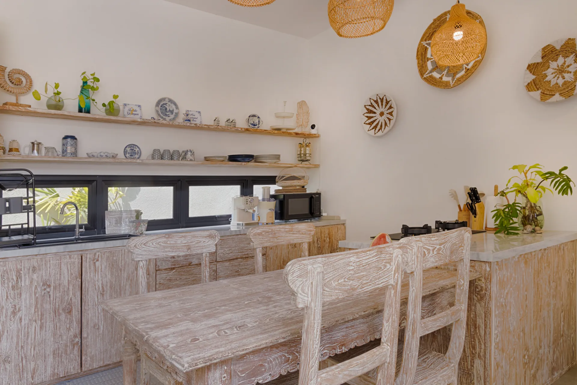 The Art-Inspired 2BR Modern Villa with Private Pool near Melasti Beach, 2-bed villa for rent in Uluwatu – photo 14 of 15