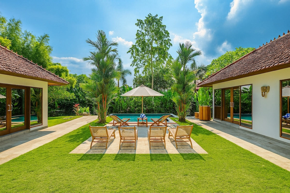 Private 3-bedroom Tropical Villa with Huge Garden, Cold Plunge & Infinity Pool, 3-bed villa for rent in Canggu – photo 2 of 15