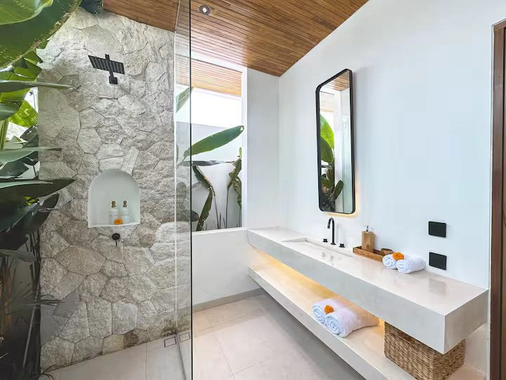 2-Bedroom Private Villa in Tumbak Bayuh, 2-bed villa for rent in Pererenan – photo 3 of 15