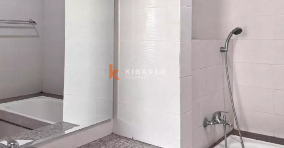 Lovely Three-Bedroom Villa with Enclosed Living in Umalas, 3-bed villa for rent in Seminyak – photo 12 of 12