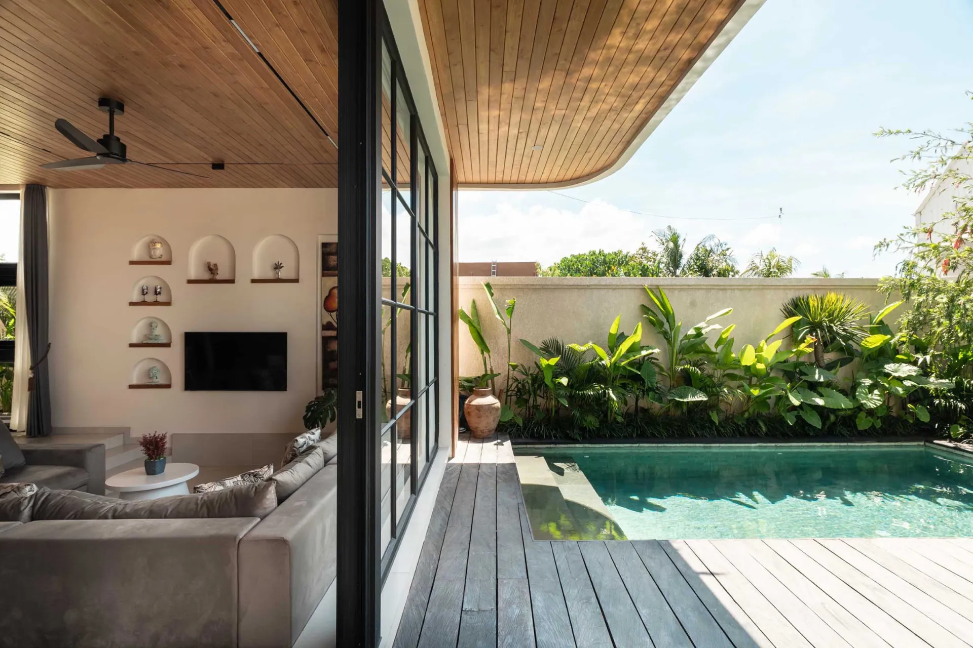 Ben's Villa 2 - Charming 2BR Villa w/ Priv Pool – Umalas Escape, 2-bed villa for rent in Canggu – photo 14 of 15