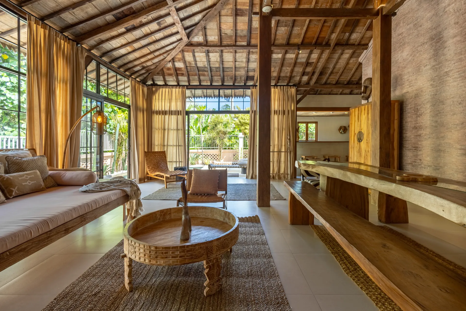 The Pink Joglo - A cozy and quiet 3BDR with pool., 3-bed villa for rent in Pererenan – photo 3 of 15