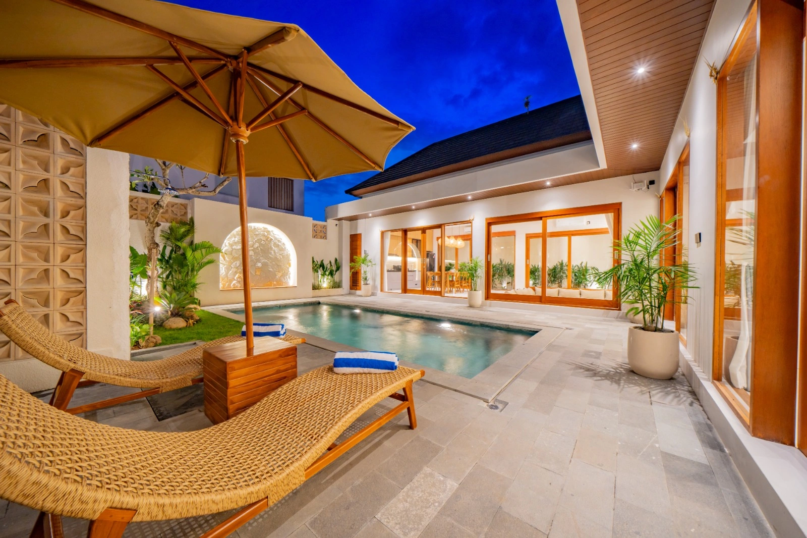 Brand New 2 Bedroom Private Villa Walk to the Beach | Tropical Living, 2-bed villa for rent in Seseh – photo 2 of 8