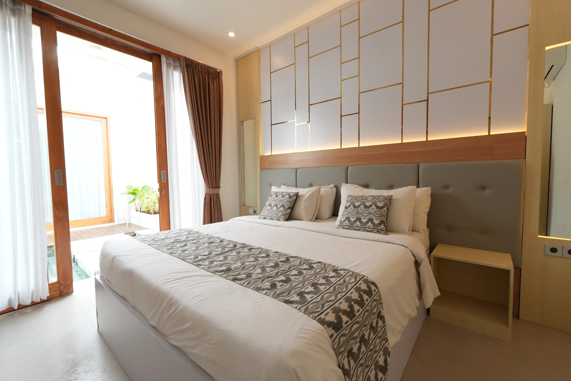 New 2 Bedroom Modern Villa in Kerobokan near Canggu, 2-bed villa for rent in Canggu – photo 9 of 15