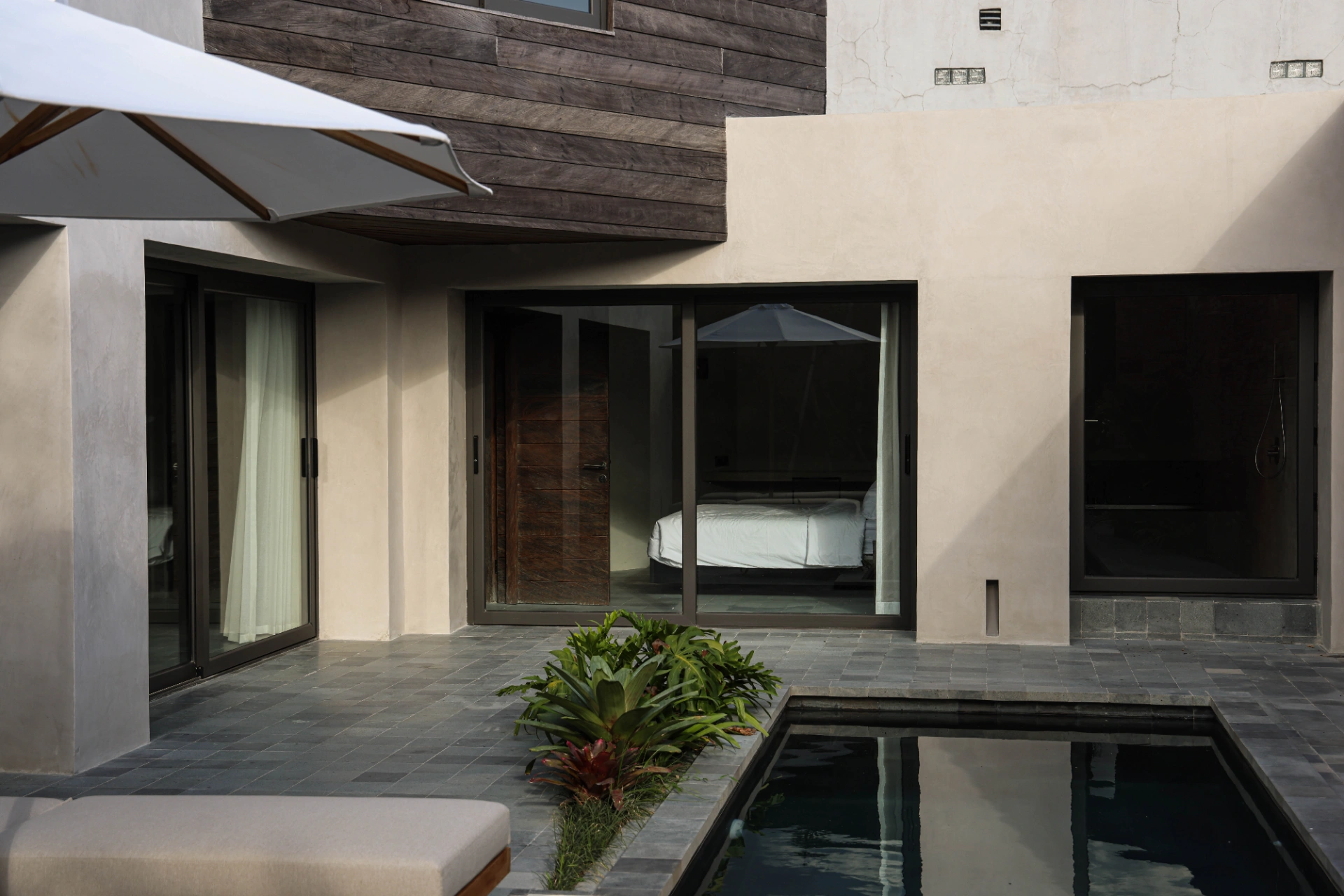 Villa Forma - Luxurious Brand New 2 Bedroom Industrial Villa in Canggu, 2-bed villa for rent in Canggu – photo 3 of 15