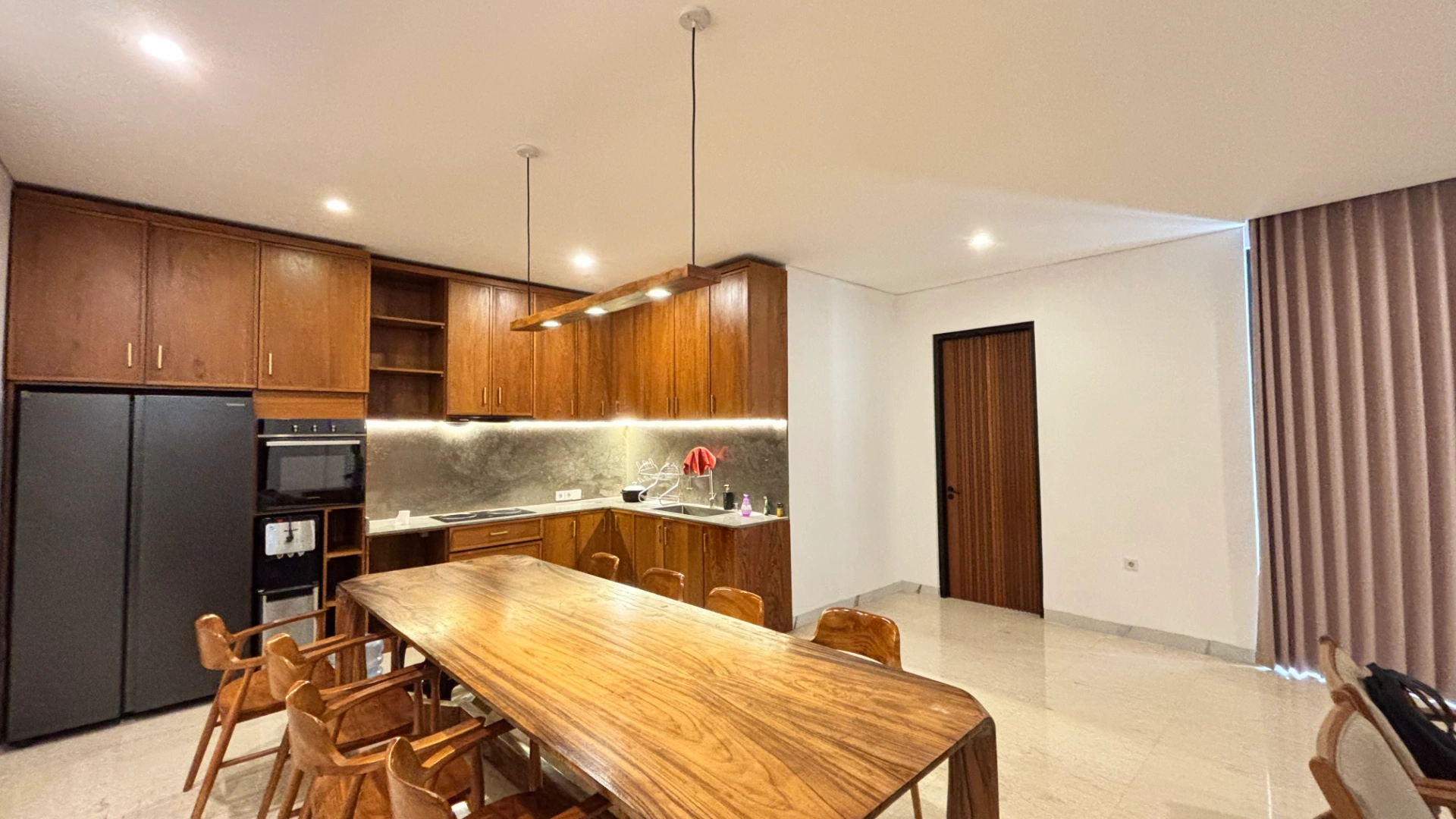Spacious 4BR Villa for Rent in Prime Berawa, 4-bed villa for rent in Canggu – photo 9 of 14