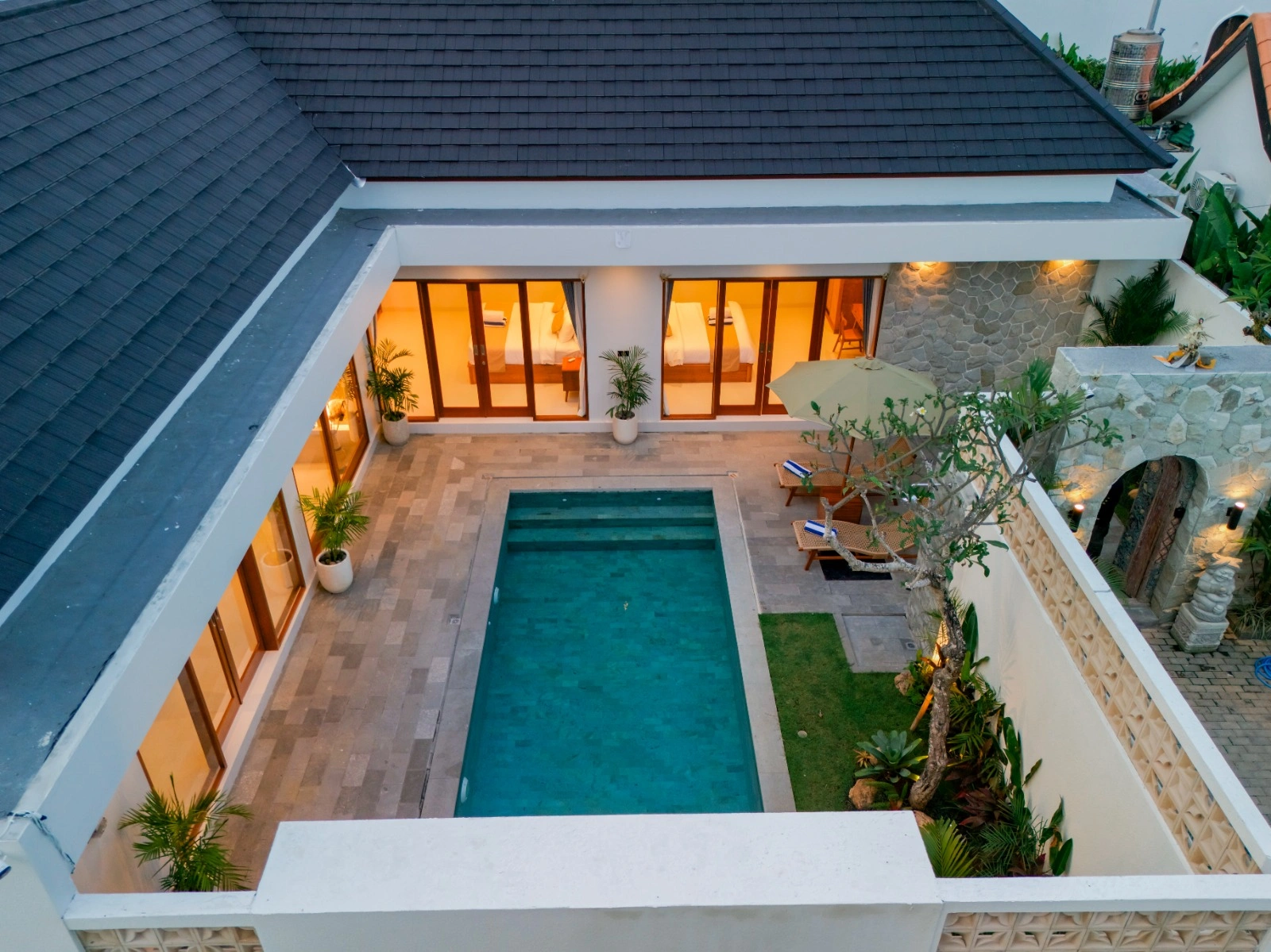 Brand New 2 Bedroom Private Villa Walk to the Beach | Tropical Living, 2-bed villa for rent in Seseh – photo 8 of 8