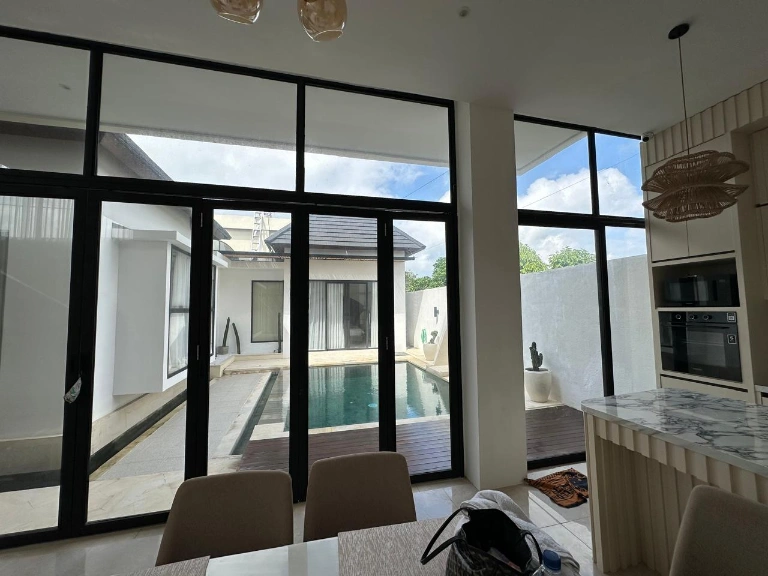 An - for Rent Modern White Villa in Kutuh near Gunung Payung Beach, 3-bed villa for rent in Uluwatu – photo 2 of 15