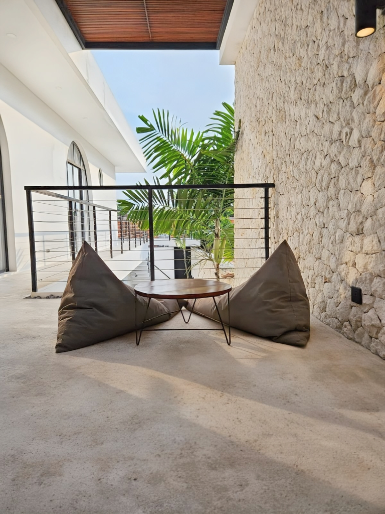 Rental Villa 4-Bedrooms Monthly & Yearly Close to Batu Bolong Beach, Bali, 4-bed villa for rent in Canggu – photo 13 of 15