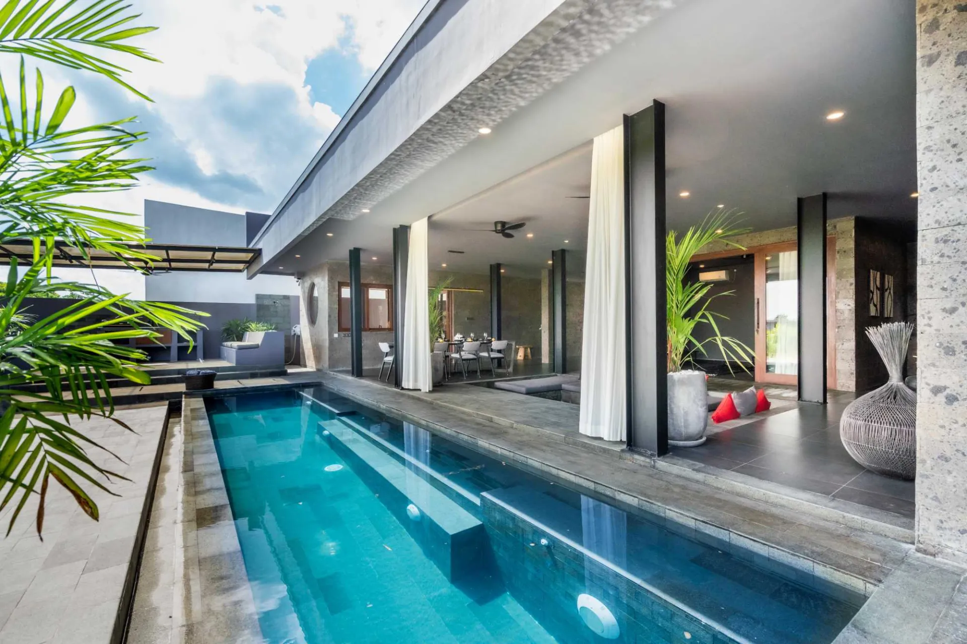Villa Abu-Abu in Tumbak Bayu, 5-bed villa for rent in Pererenan – photo 8 of 15