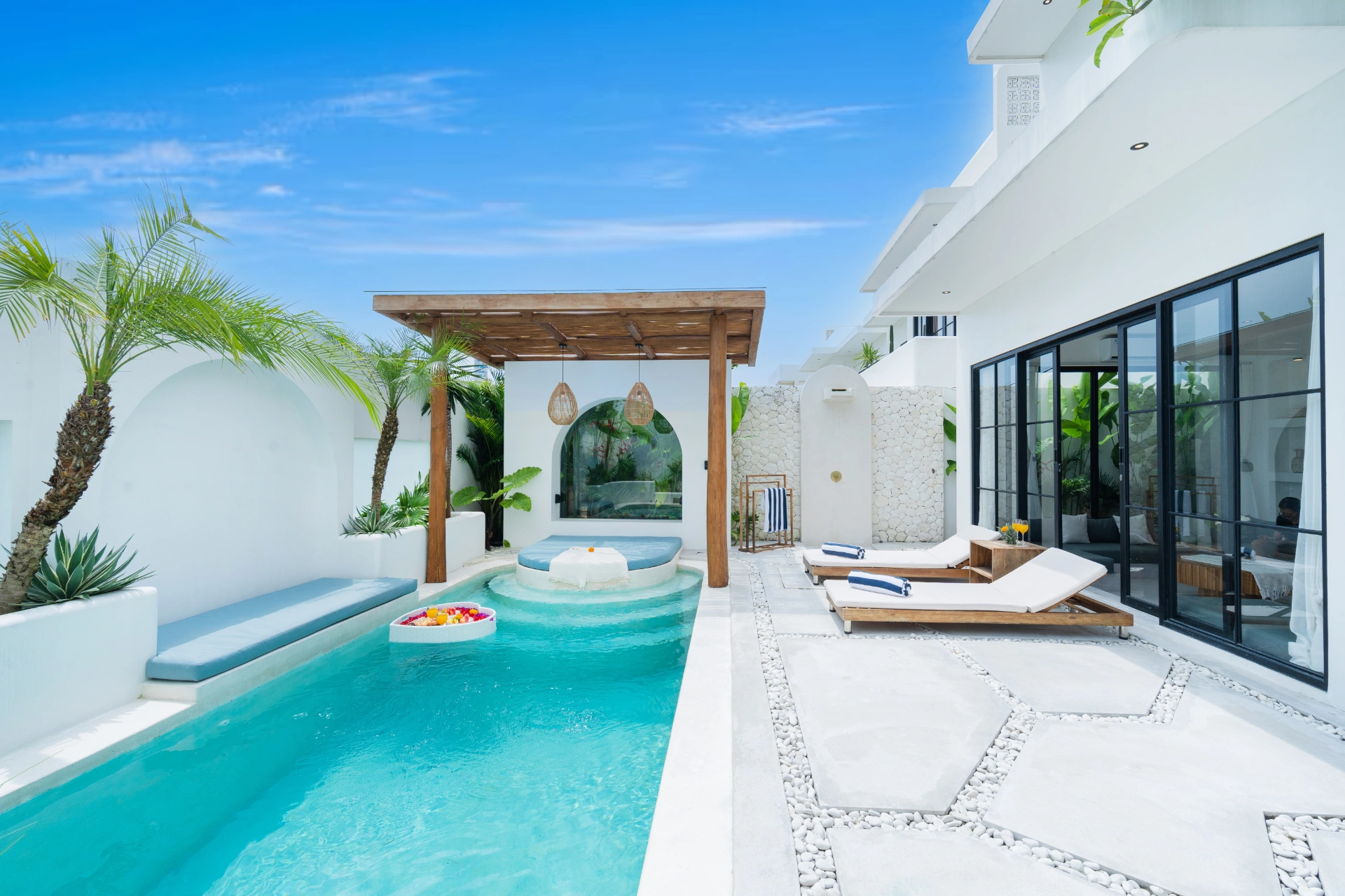 Walk to Seseh Beach•3BR Villa•2 Pools•Ocean Views, 3-bed villa for rent in Seseh – photo 14 of 15