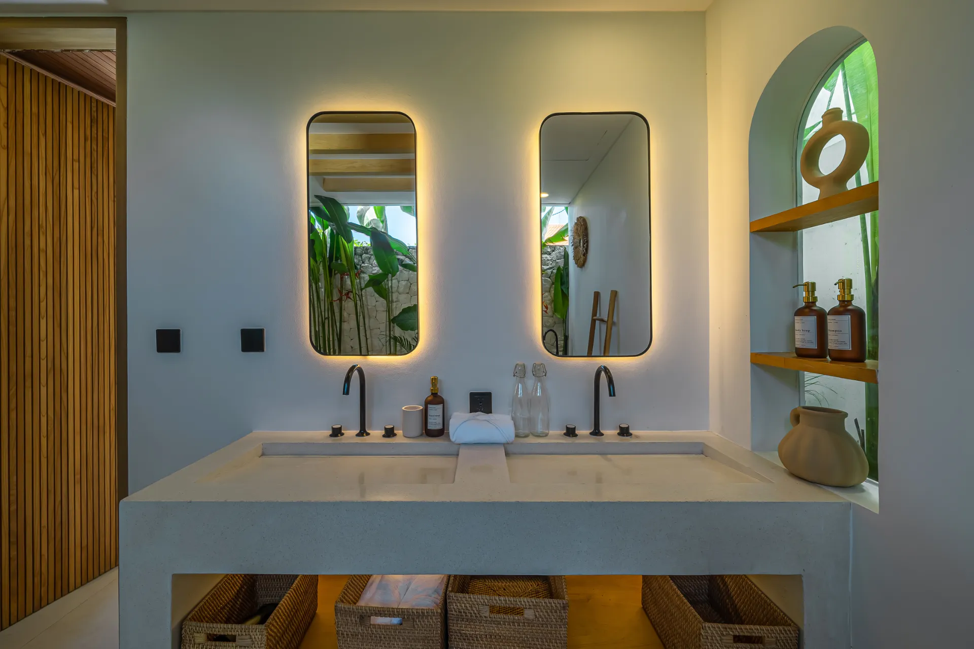 Villa Savani - Brand New Modern Tropical 3-Bedroom Villa in Cemagi, 3-bed villa for rent in Pererenan – photo 14 of 15
