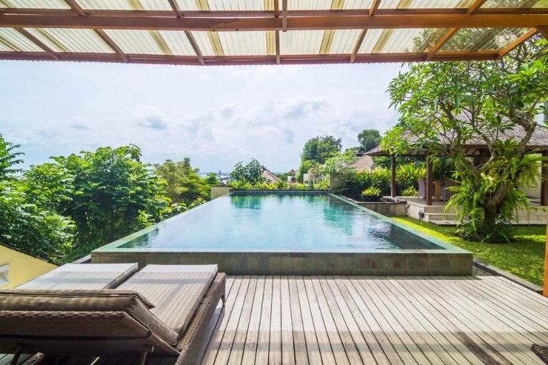 4 Bedroom Balinese Estate with Spectacular Jimbaran Bay View, 4-bed villa for rent in Uluwatu – photo 2 of 14