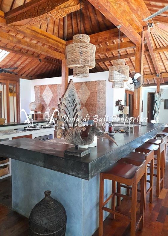 4BR Villa Joglo for Rent at Umalas, 4-bed villa for rent in Canggu – photo 11 of 15