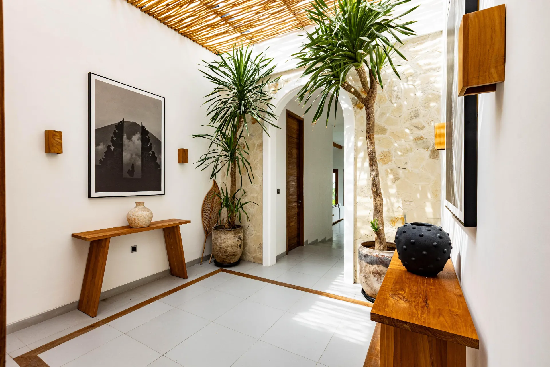 Refined 3BR Villa w/ Rooftop Patio and Sunset Views, 3-bed villa for rent in Canggu – photo 4 of 14