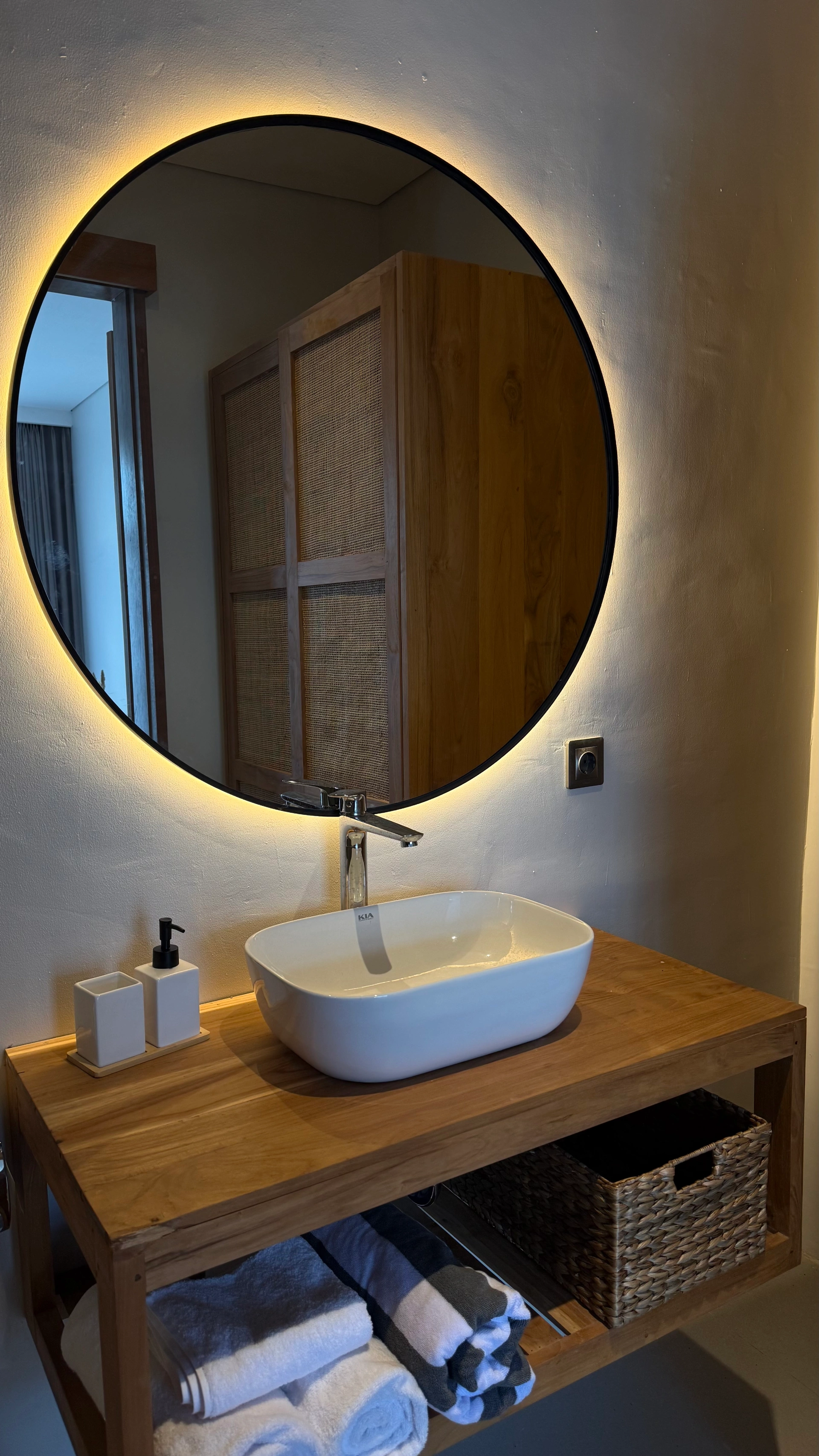 3-Bedroom Villa with Rooftop and Private Pool in Cemagi, 3-bed villa for rent in Seseh – photo 5 of 10